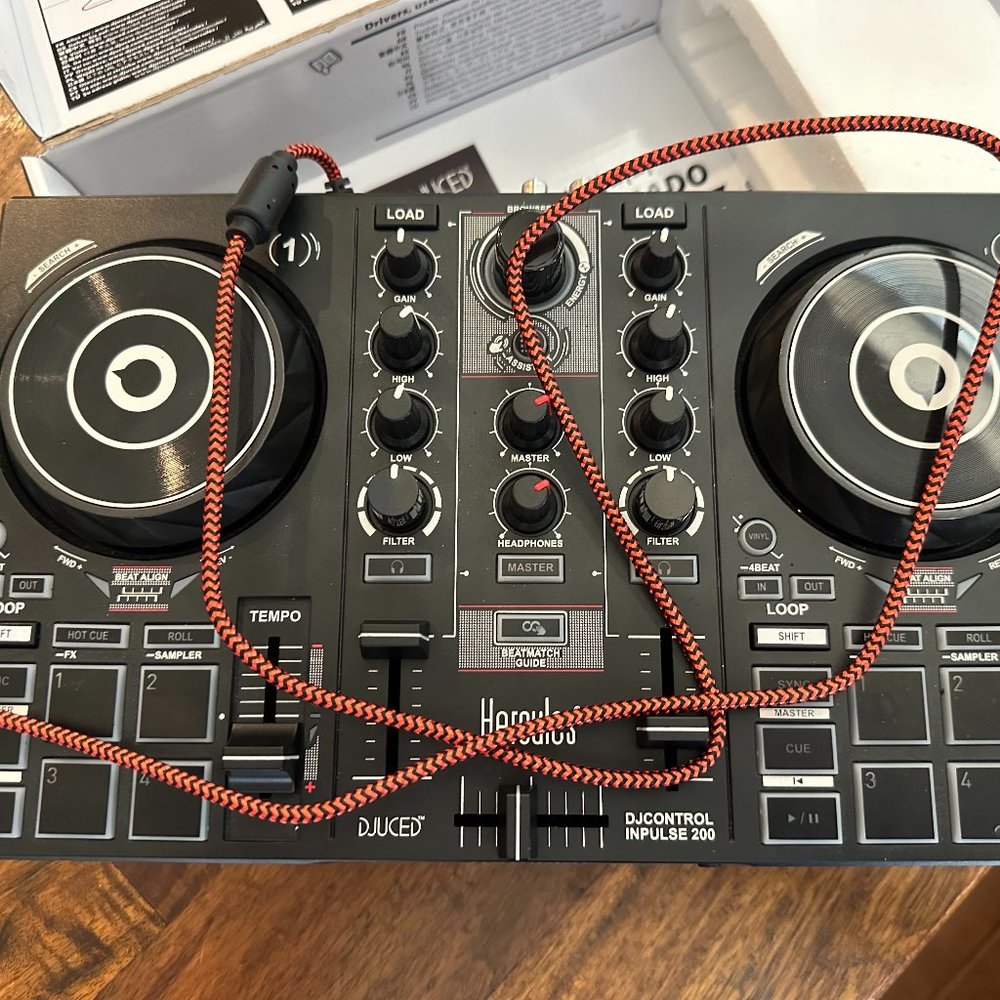 ***Sold Off Platform*** Hercules DJ Controlle InPulse 200